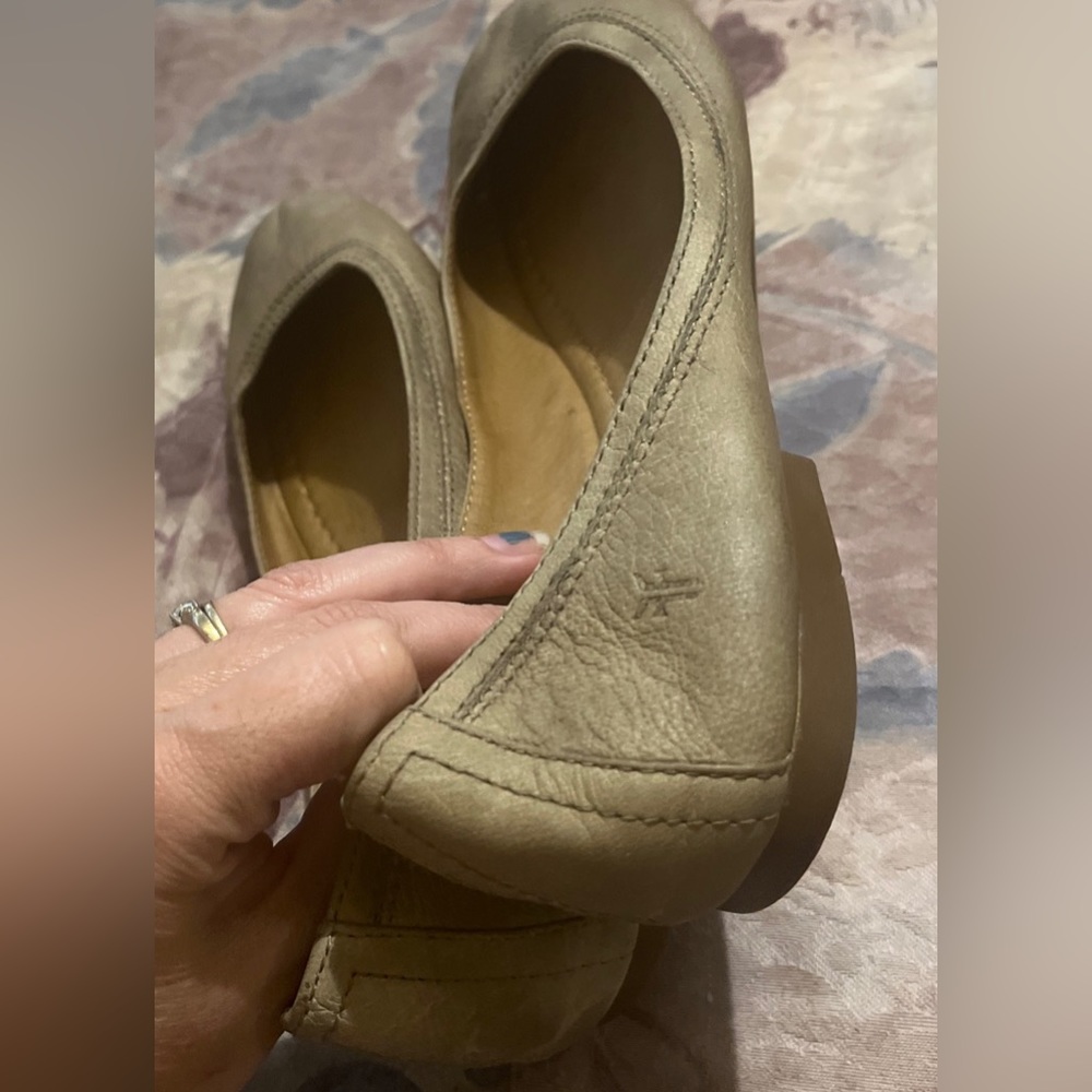 Taupe leather Frye Flats - 8.5M - Picture 3 of 5